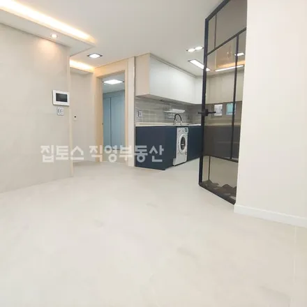 Rent this 3 bed apartment on 서울특별시 강남구 역삼동 780-42