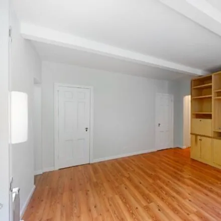 Image 3 - 240 East 79th Street, New York, NY 10075, USA - Apartment for rent
