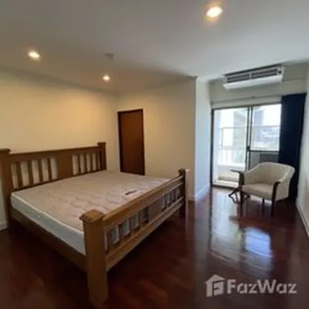 Rent this 4 bed apartment on PSI Tower in Soi Phrom Chai, Vadhana District