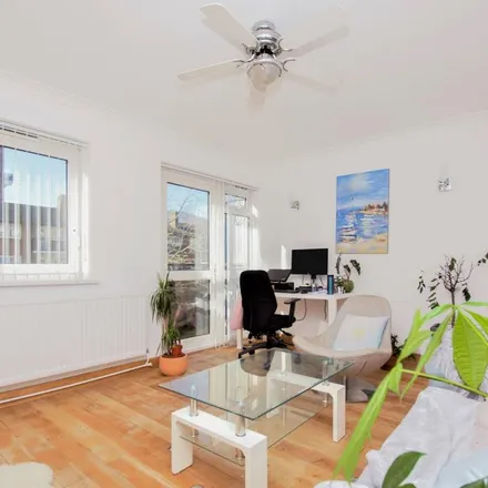 Rent this 2 bed apartment on Valois House in Grange Walk, London