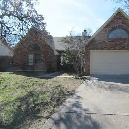 Rent this 4 bed house on 3217 Cliffview Dr in Corinth, Texas