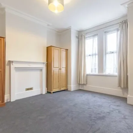 Image 6 - Darlan Road, London, SW6 5BT, United Kingdom - Apartment for rent