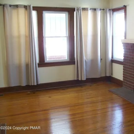 Image 4 - 639 Oak Street, Stroudsburg, PA 18360, USA - House for rent