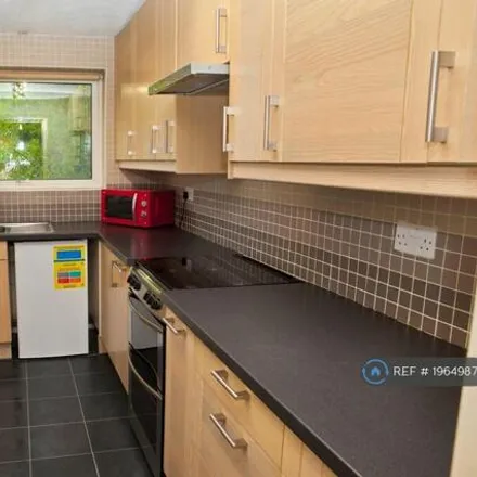 Rent this 4 bed townhouse on Smith Street in London, KT5 8SL