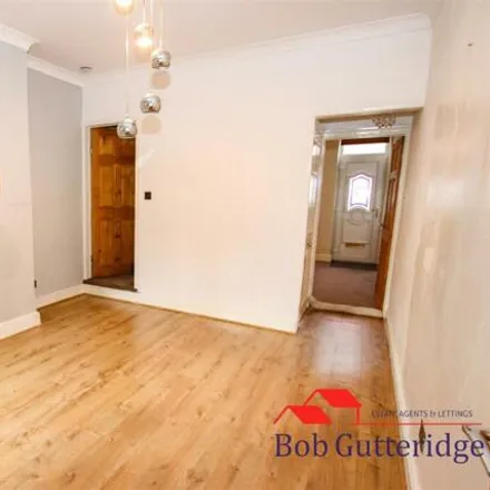 Image 5 - Clifton Street, Newcastle-under-Lyme, ST5 0TR, United Kingdom - Townhouse for rent