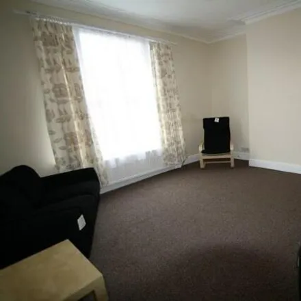 Image 3 - Ascot, 11 West Square, Scarborough, YO11 1TW, United Kingdom - Townhouse for rent