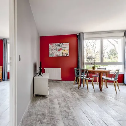Rent this 2 bed apartment on 93600 Aulnay-sous-Bois
