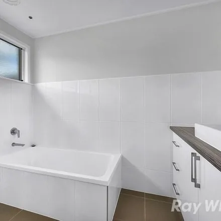 Image 3 - 93 Blackwood Avenue, Morningside QLD 4170, Australia - Apartment for rent