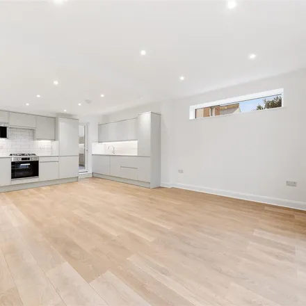 Rent this 3 bed apartment on Villiers Road in Dudden Hill, London