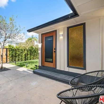 Image 4 - 649 Olive Avenue, Los Angeles, CA 90291, USA - House for sale