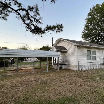 Buy this 2 bed house on 278 Oakwood Street in Gregg County, TX 75647
