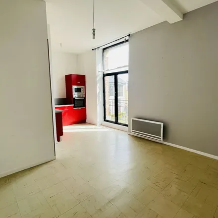 Rent this 2 bed apartment on 329 Boulevard de Bapaume in 80000 Amiens, France