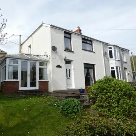 Buy this 3 bed duplex on Dulais Drive in Aberdulais, SA10 8HB