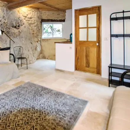 Rent this 2 bed house on 84400 Provence-Alpes-Côte d'Azur