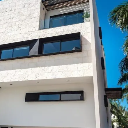 Rent this 4 bed house on Avenida Puerto Cancún in 75500 Cancún, ROO