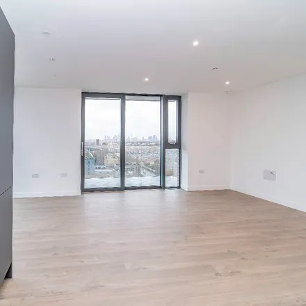 Rent this 2 bed apartment on Green Lanes in London, N4 2ZF