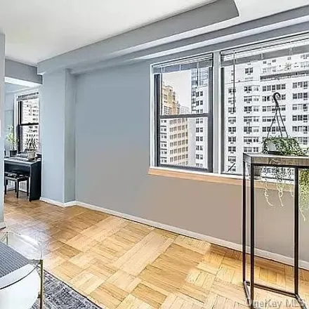 Image 6 - 234 East 46th Street, New York, NY 10017, USA - Condo for sale