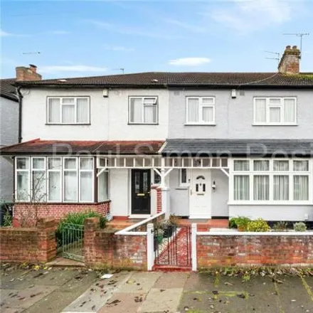 Buy this 3 bed townhouse on Boundary Road in London, N22 6AJ
