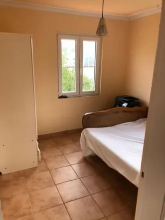 Rent this 2 bed apartment on Quinta do Castelo das Rosas in Rua José Florindo, 2750-277 Cascais