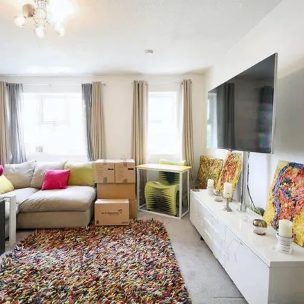 Image 3 - Field End Road, London, HA4 9NX, United Kingdom - Apartment for rent