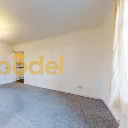 Image 9 - Broadway West, Redcar, TS10 5PD, United Kingdom - Townhouse for rent