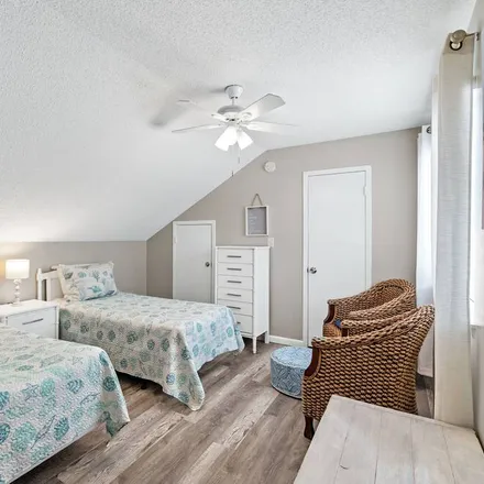 Rent this 3 bed condo on Gulf Shores in AL, 36542