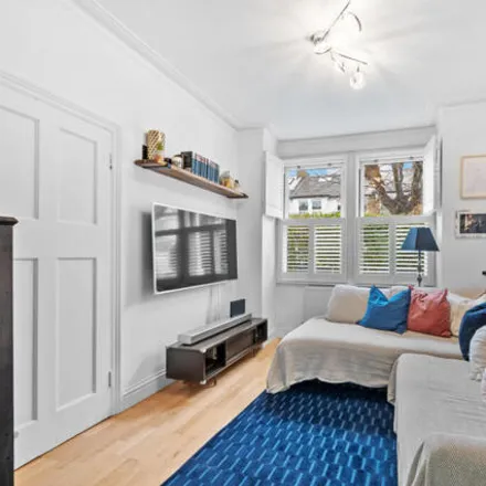 Image 4 - 44 Aston Road, The Apostles, London, SW20 8BE, United Kingdom - Townhouse for sale