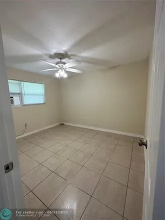 Image 3 - 151 Northwest 164th Street, Miami-Dade County, FL 33169, USA - House for rent