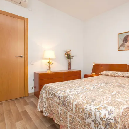 Rent this 3 bed apartment on Carrer de Tamarit in 155, 08015 Barcelona