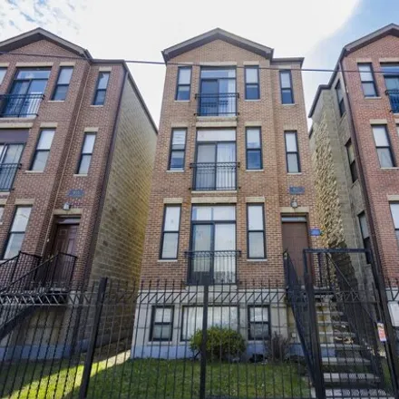 Buy this 11 bed house on 957 West 51st Street in Chicago, IL 60609