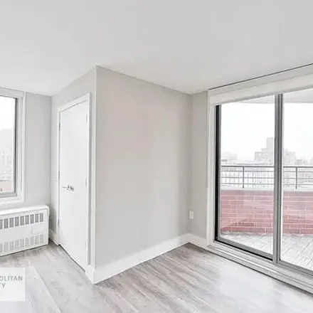 Rent this 3 bed apartment on Phipps Plaza South in 330 East 26th Street, New York