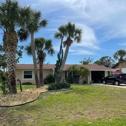 Rent this 3 bed house on 1567 Crest Drive in Sarasota County, FL 34223