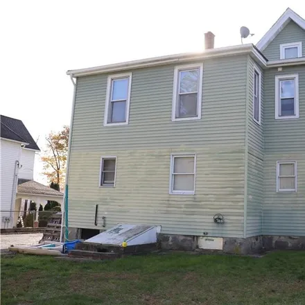 Image 3 - 174 Cliff Street, Millville, Naugatuck, CT 06770, USA - Townhouse for sale