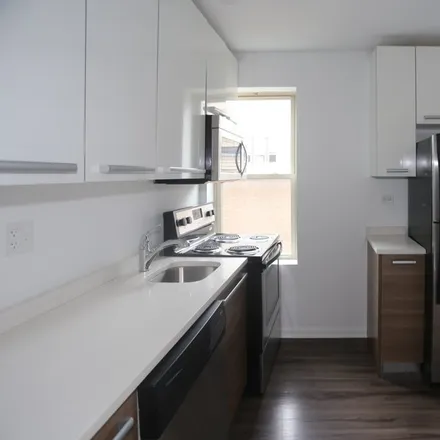 Rent this 1 bed apartment on 925 West Carmen Avenue