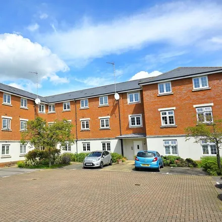 Rent this 2 bed apartment on Salisbury Close in Rayleigh, SS6 9UH