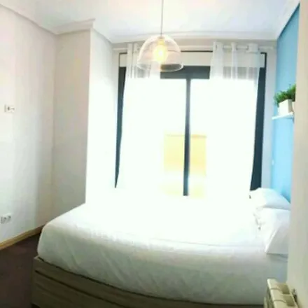 Rent this 1 bed room on Avenida del Planetario in 1-1E, 28045 Madrid