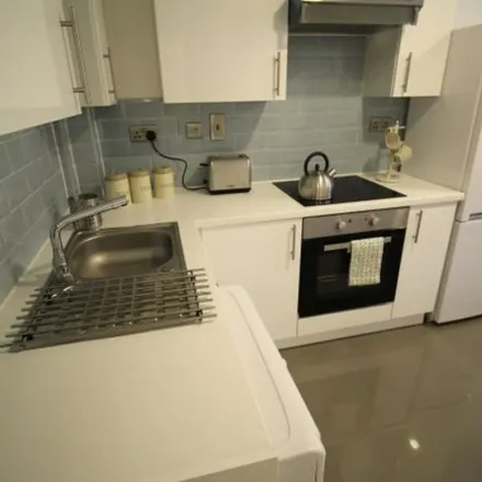 Image 1 - Clarendon Road, Leeds, LS2 9DE, United Kingdom - Apartment for rent