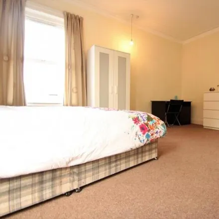 Rent this 4 bed apartment on 189 Royal Park Terrace in Leeds, LS6 1NH