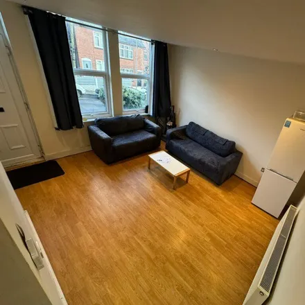 Rent this 3 bed townhouse on Norman Mount in Leeds, LS5 3JQ
