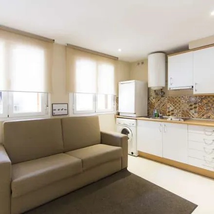 Rent this 1 bed apartment on Madrid in Misako, Calle del Arenal