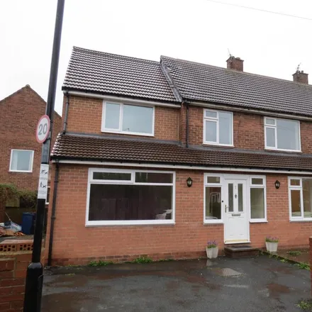 Rent this 5 bed duplex on Coniscliffe Avenue in Newcastle upon Tyne, NE3 4PS