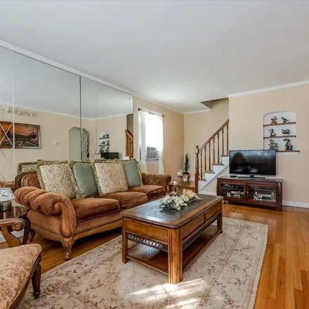 Image 2 - 226-12 Jamaica Avenue, Village of Floral Park, NY 11001, USA - House for sale