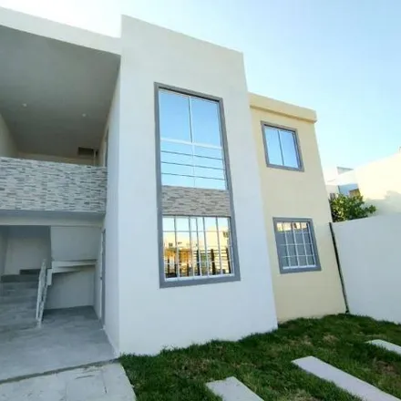 Buy this 2 bed apartment on Calle Licenciado Benito Juárez in Dos Lomas, 91725 Valente Díaz