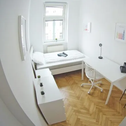 Rent this 1 bed room on Laxenburger Straße 26 in 1100 Vienna, Austria