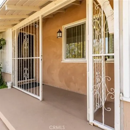 Image 5 - 5855 Bucknell Avenue, Los Angeles, CA 91607, USA - House for sale