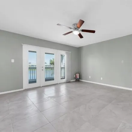 Image 4 - 123 Seahorse Dr SE Apt C, Saint Petersburg, Florida, 33705 - Condo for sale