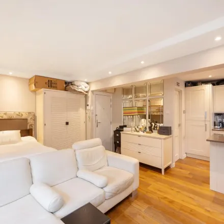 Image 3 - Caroline Court, 28 McGregor Road, London, W11 1DD, United Kingdom - Apartment for rent