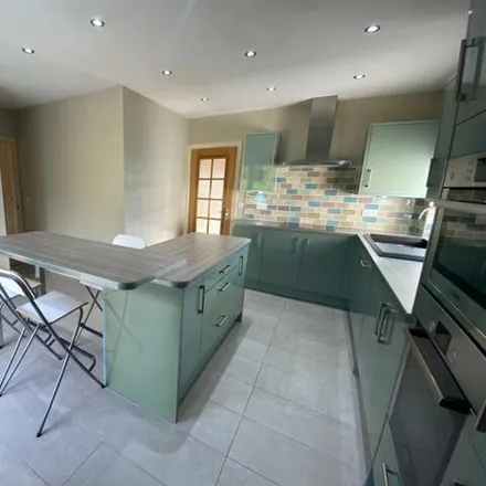 Image 3 - 18 The Ghyll, Kirklees, HD2 2FE, United Kingdom - House for rent