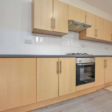 Image 4 - 65, 65A Brighton Grove, Newcastle upon Tyne, NE4 5NT, United Kingdom - Apartment for rent