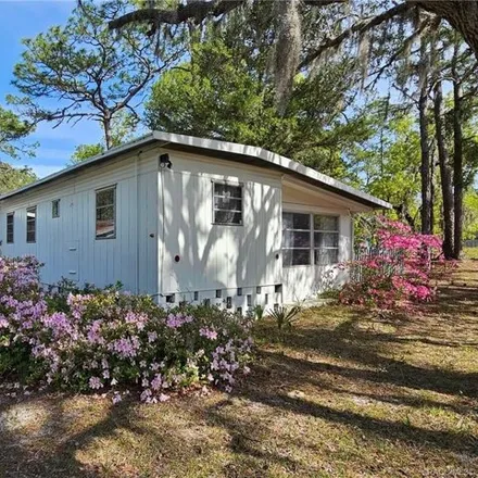 Rent this 2 bed house on 5944 South Oakridge Drive in Homosassa Springs, FL 34448